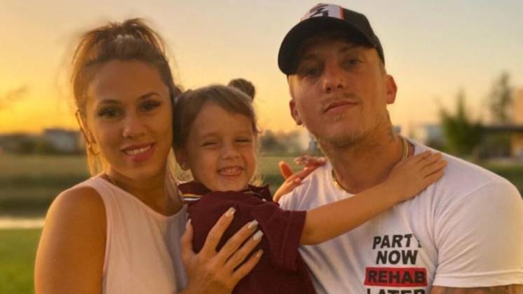 Barby Silenzi mostró que El Polaco se la pasa comiendo en cuarentena y compararon panzas: “Estamos embarazados”