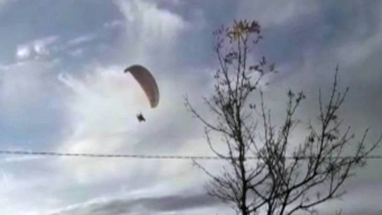 Detuvieron a un jubilado que rompió la cuarentena para tirarse en parapente