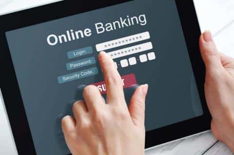 El home banking se cayó en el primer día del mes y los ahorristas tuvieron problemas para comprar dólares