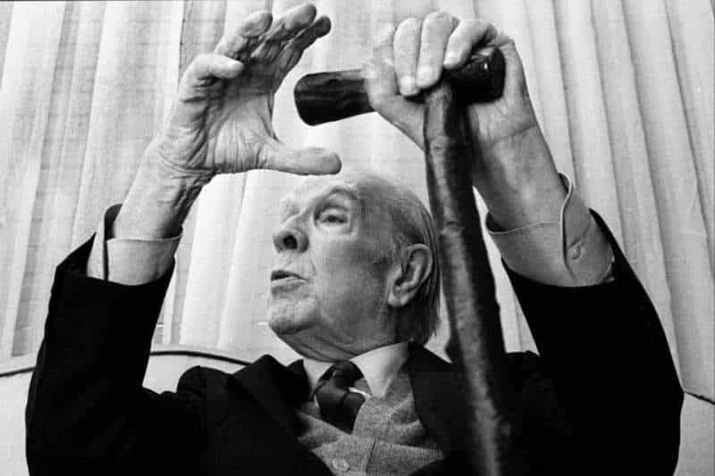 Día del lector: a 121 años del nacimiento, homenajean a Borges con lecturas y clases