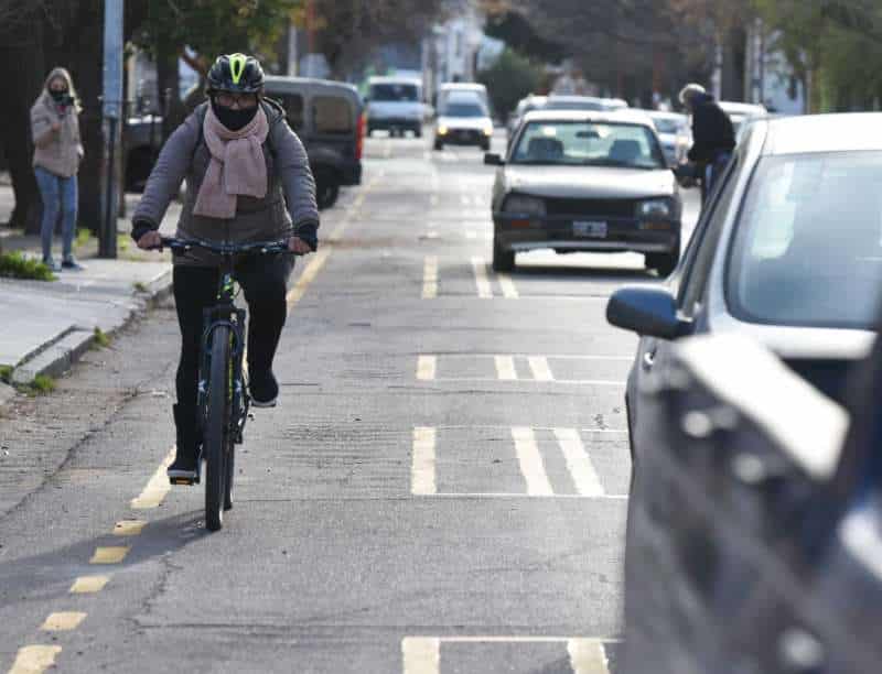 Demarcación de ciclovía en calle Gorriti