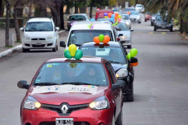 En el Día del Maestro, jardines maternales advierten de la emergencia en el sector con una caravana federal