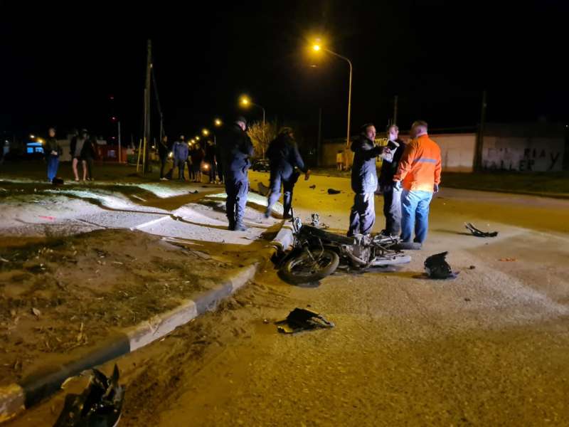 Un joven murió tras un choque entre una moto y un auto