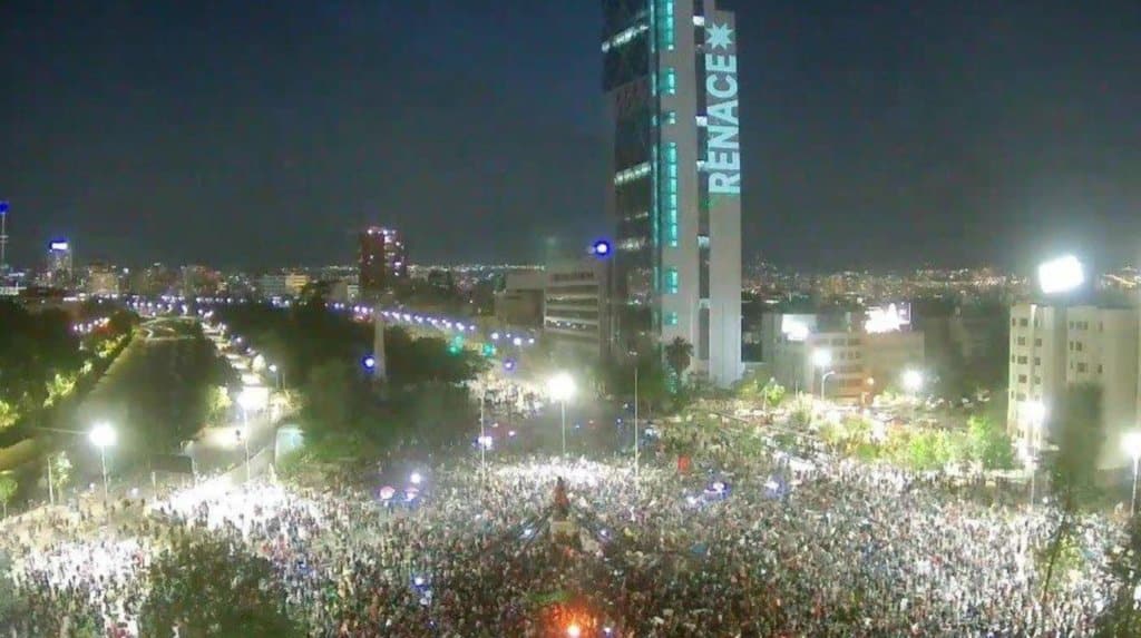 Con un amplio margen a favor en el histórico plebiscito, Chile inicia el proceso para cambiar su Constitución