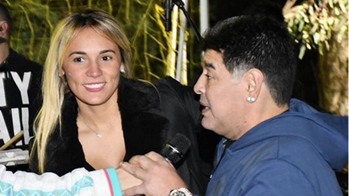 Dramática reacción de Rocío Oliva al enterarse de la muerte de Maradona: se descompensó en el programa de Flor Peña