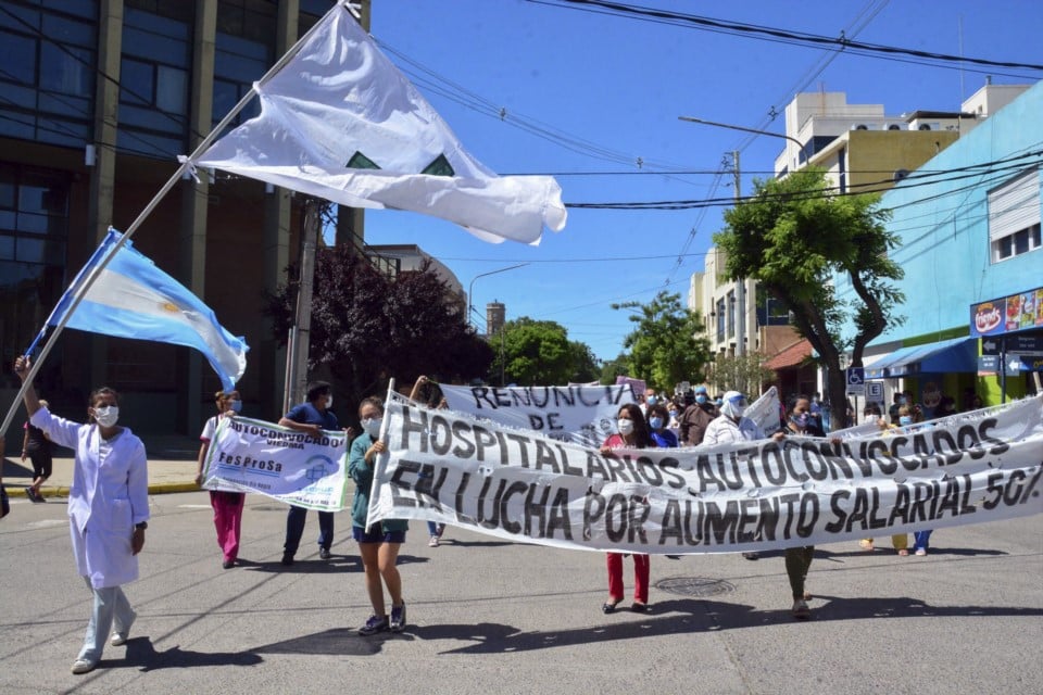 Viedma: se profundizan las protestas de trabajadores de la salud