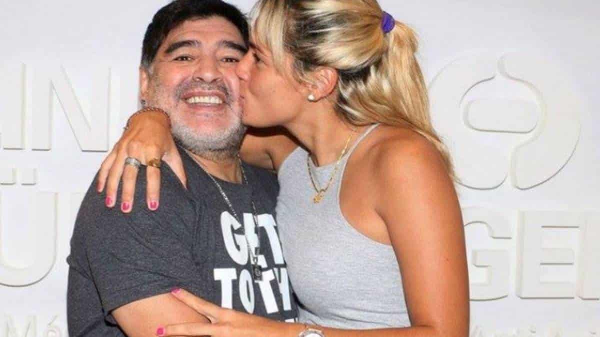 Afirman que Rocío Oliva compraba ropa en Dubai con plata de Diego Maradona y la mandaba a la Argentina para que la vendiera su madre