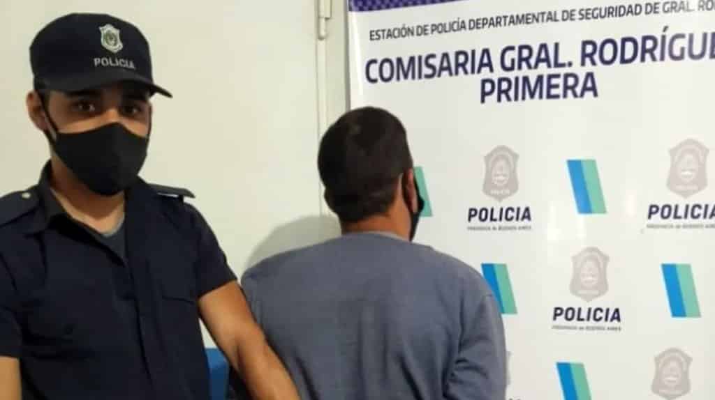 Violaba a sus hijas de 14 y un año y su mujer era testigo de los abusos