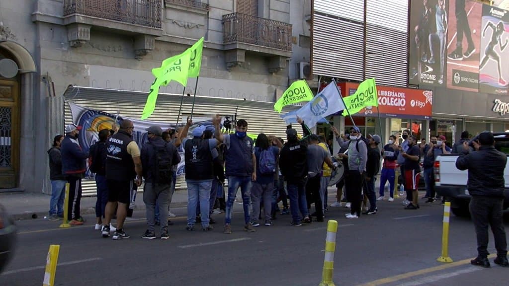 Protesta de los trabajadores de la UOCRA