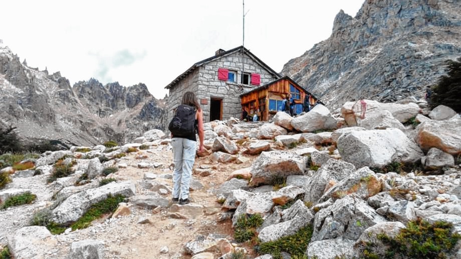 Un turista murió cuando hacía una caminata en la montaña en Bariloche