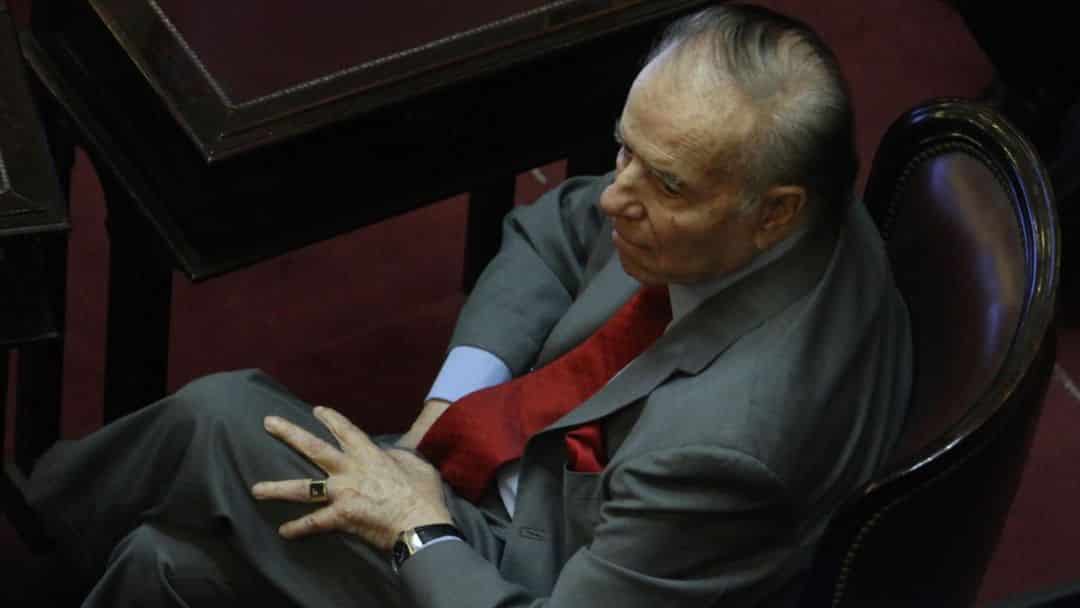 Apareció el anillo que le habían robado a Carlos Menem