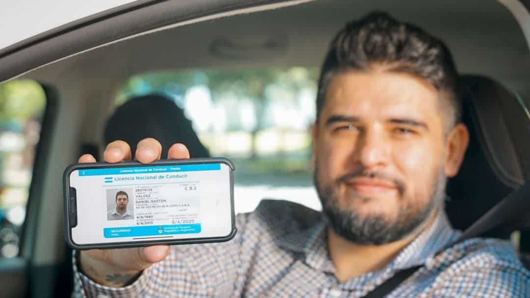 Licencias de conducir: se podrá circular con la versión digital