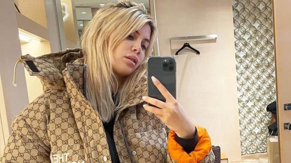 Wanda Nara desafió al frío parisino y compartió fotos en bikini en medio de la nieve: “París -6, pero el sol siempre me encuentra”