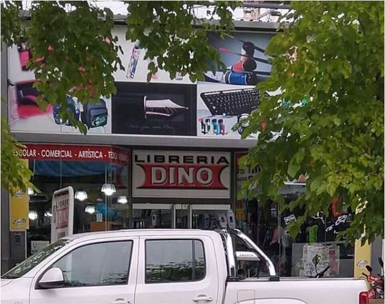 Un chico de 11 años entró a una librería a pedir un cuaderno para poder ir a la escuela y lo sorprendieron con un regalo