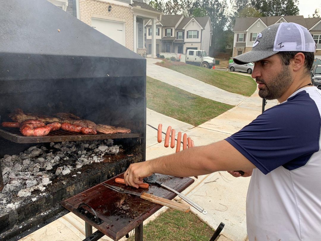 Un puntaltense asistió a norteamericanos tras un tornado y les preparó un asado