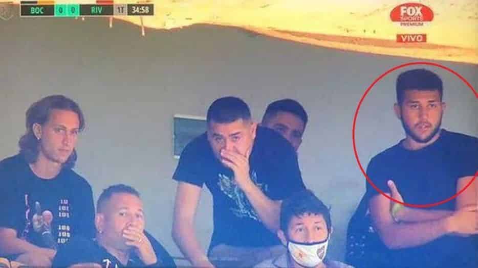 El hijo de Juan Román Riquelme estuvo en el Superclásico pese a ser uno de los egresados de Cancún