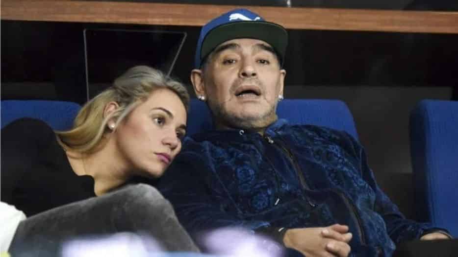 Rocío Oliva acusada de medicar a Diego Maradona con cannabis medicinal trucho: “Le daba un frasquito”