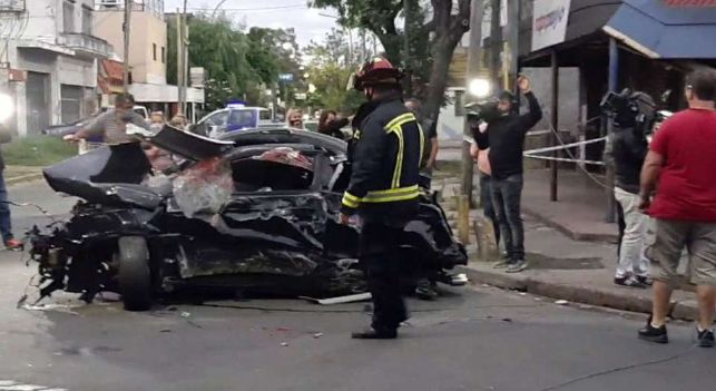 Un Audi a gran velocidad perdió el control y chocó contra una columna: murieron dos hermanas