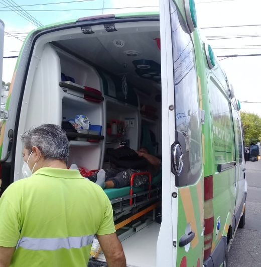 Obrero padeció golpes y fractura