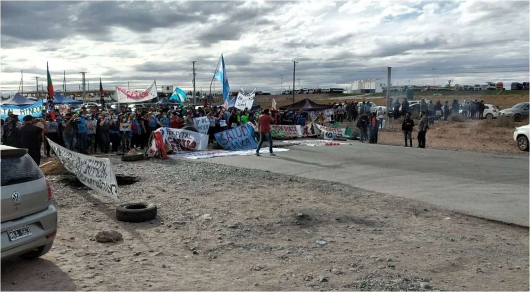 Vaca Muerta: siguen los cortes en las “rutas del petróleo” y se profundiza el desabastecimiento en Neuquén