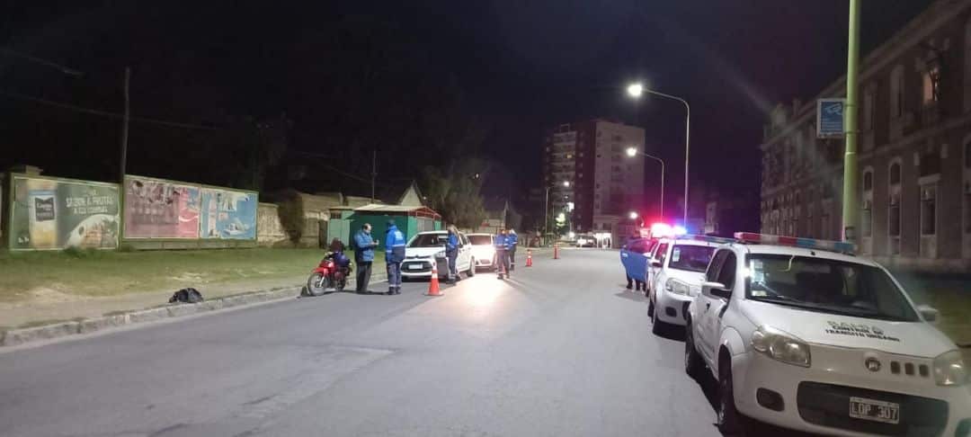 Restricciones nocturnas: el municipio realizó operativos durante la noche