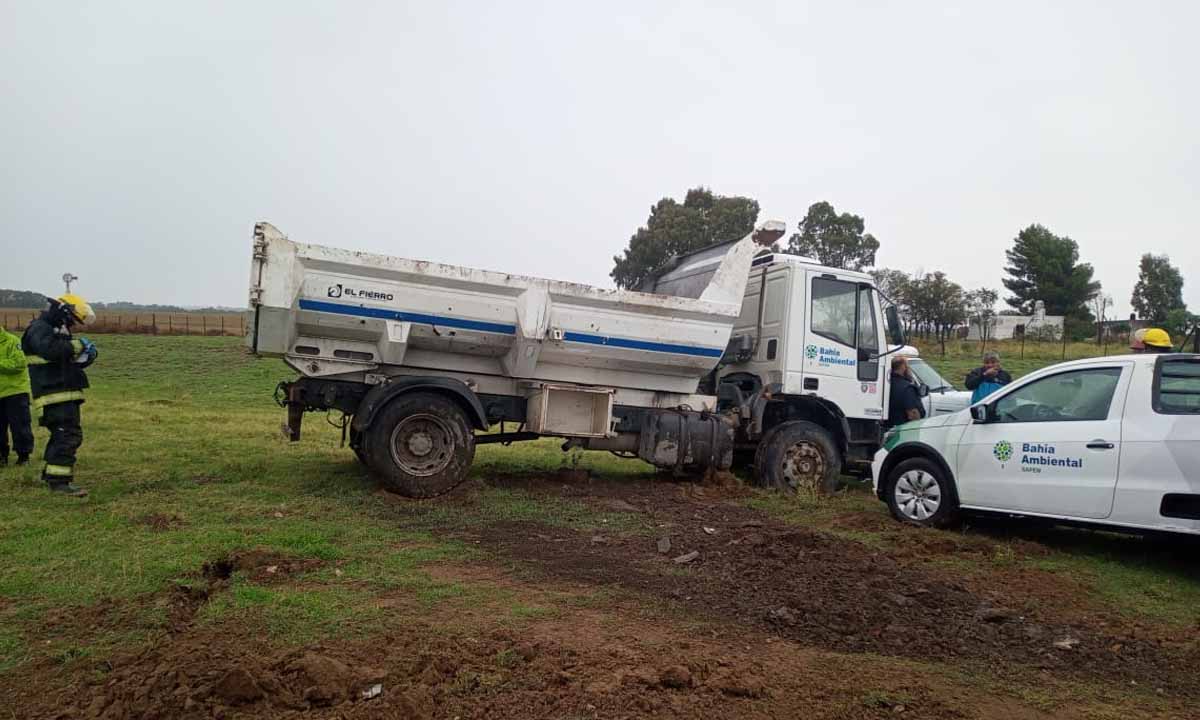 Dos trabajadores heridos por el vuelco de un camión de Sapem Ambiental