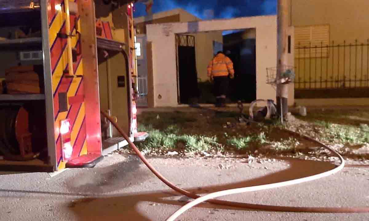 El fuego destruyó por completo una vivienda