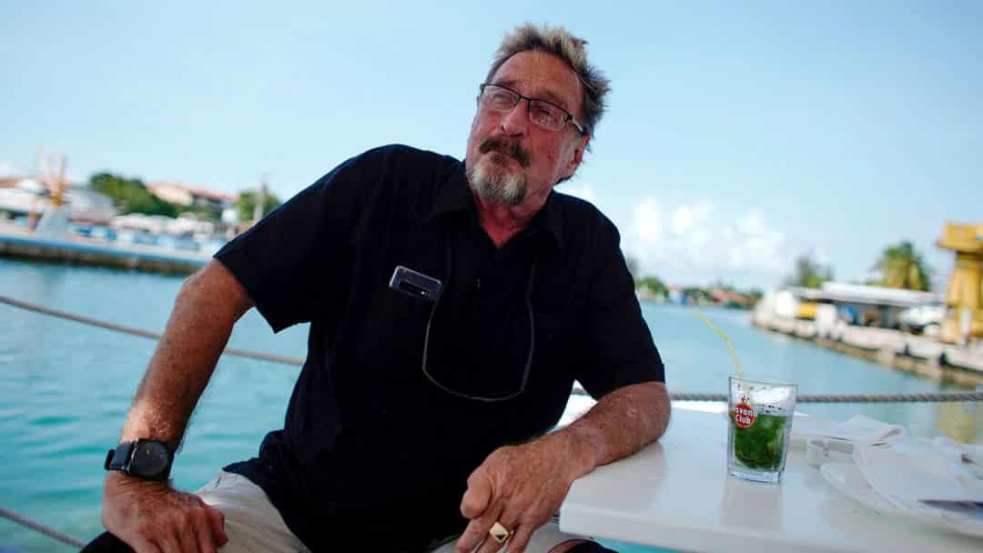 Drogas, prostitución y una acusación de asesinato: quién era John McAfee, el genio de la tecnología que vivió al límite