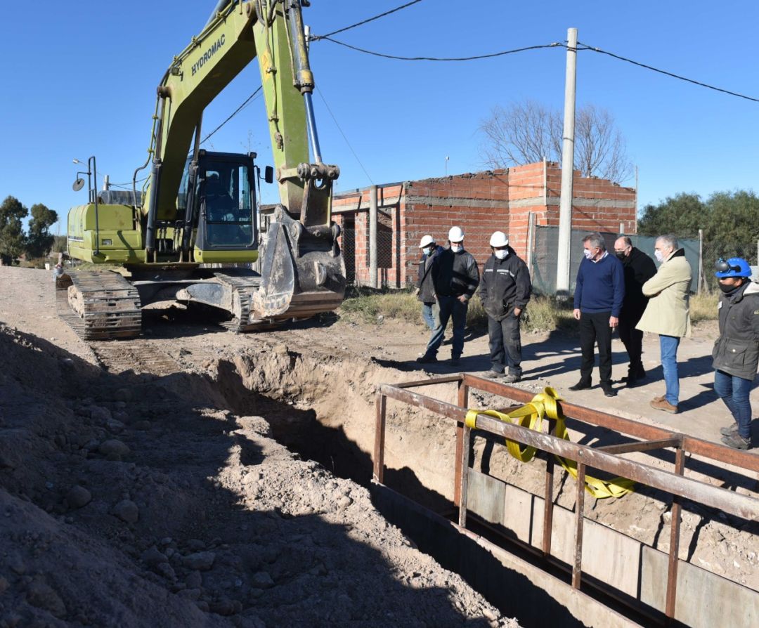 Avanza la obra de extensión de red cloacal en el barrio Cabré Moré