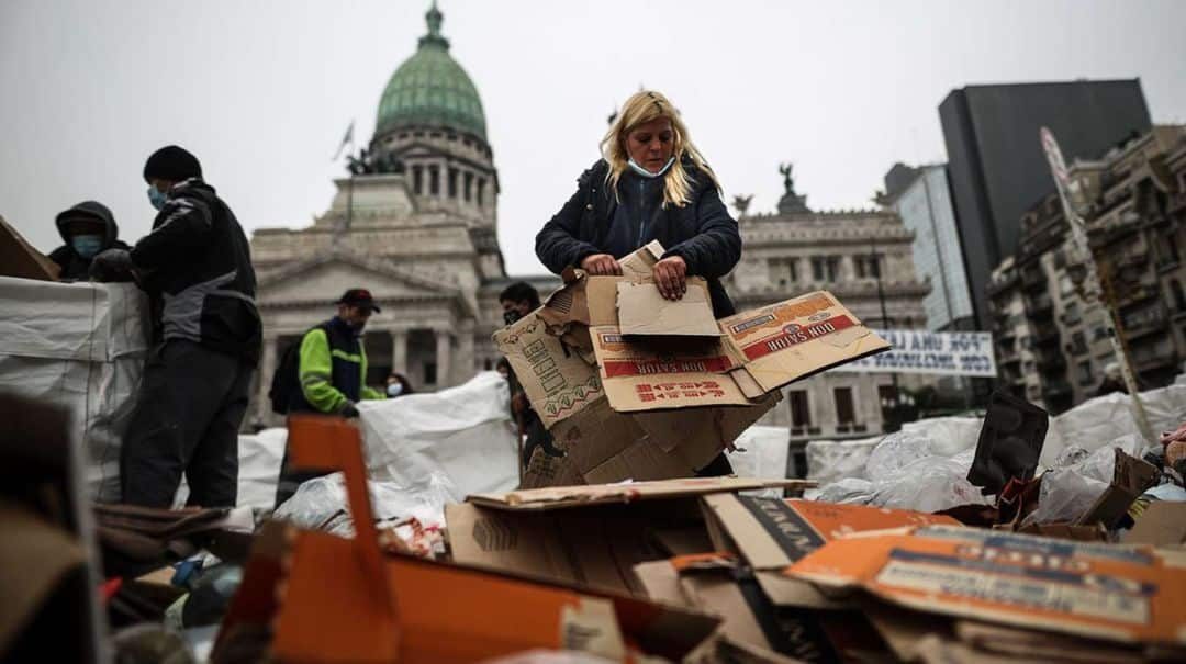 Pagarán este jueves un bono de $6000 a los beneficiarios del Potenciar Trabajo y el viernes se recarga la tarjeta Alimentar