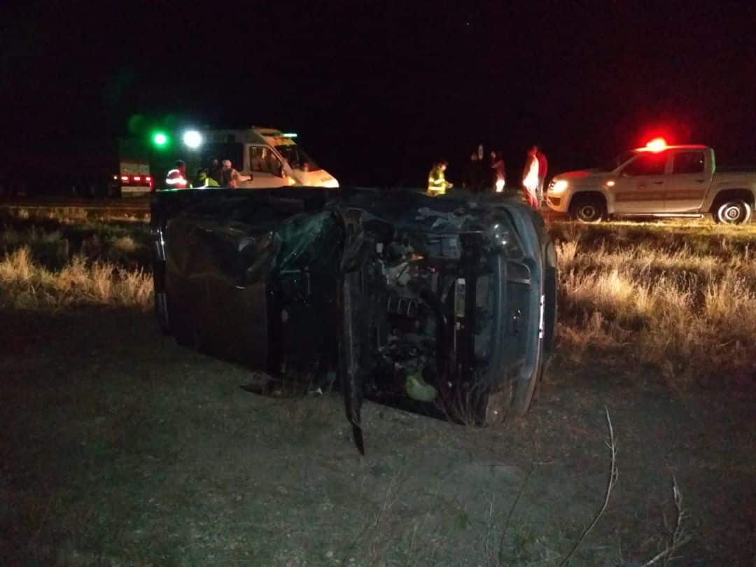 Volcó una camioneta en la ruta 33