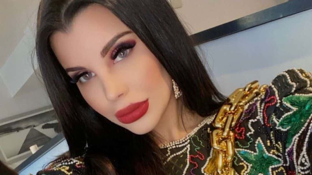 Charlotte Caniggia subió una foto con muchos retoques, pero sus seguidores encontraron la original