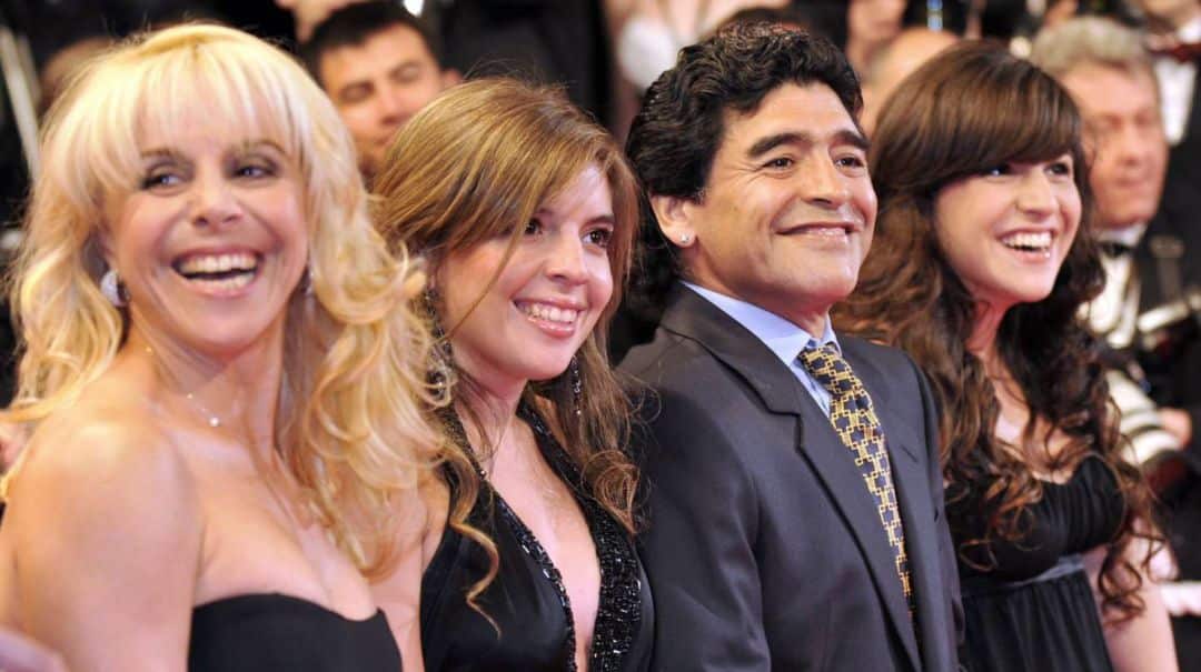 Cansada de las críticas, Dalma Maradona cruzó a sus tías: “La familia que eligió mi papá fuimos nosotras tres”