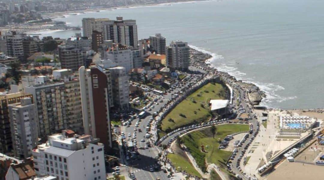 Mar del Plata: por la crisis, cerró el histórico hotel Torre de Manantiales y se convertirá en edificio de departamentos y oficinas