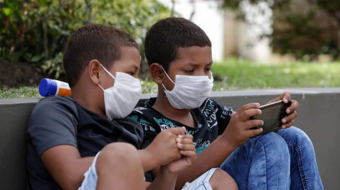 Un estudio argentino reveló por qué algunos chicos tienen síntomas severos y otros muy leves frente al coronavirus