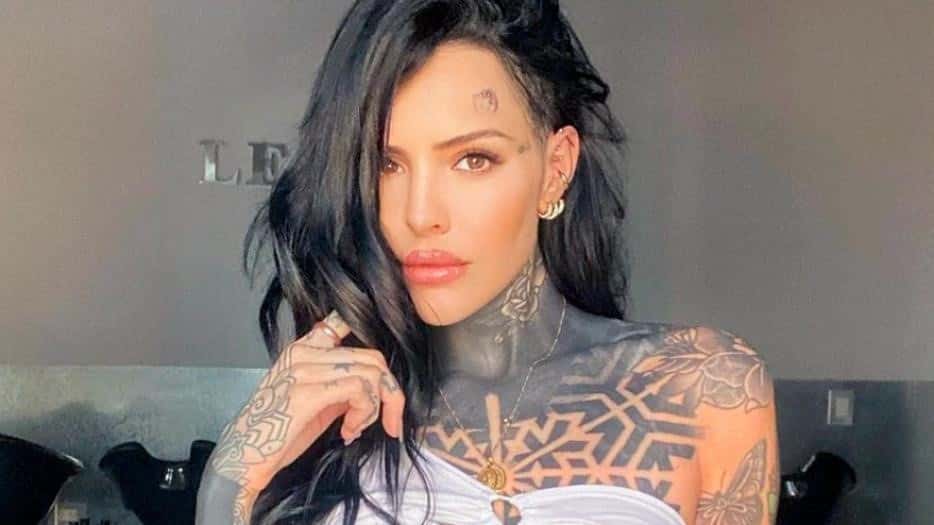 Cande Tinelli se tatuó la cara para festejar el alta de su madre, Soledad Aquino