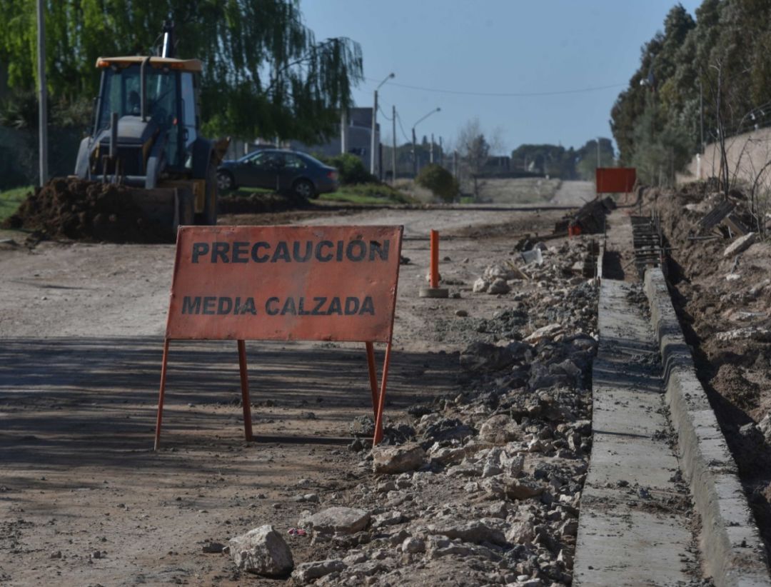 Comenzó la obra de pavimentación de calle Cambaceres