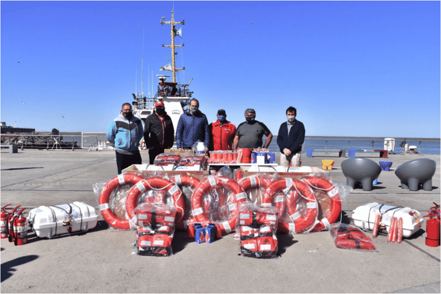 El Consorcio del Puerto entregó elementos de seguridad a los pescadores artesanales