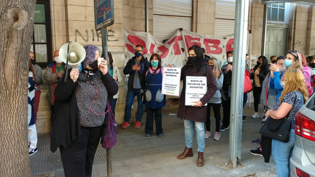 Protesta de SUTEBA en contra del programa “ATR” del gobierno