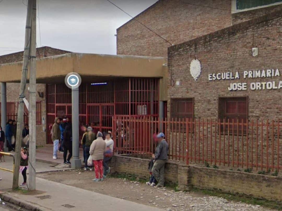 “¡Me la violaron!”: la mamá de una nena de 11 años denunció que un compañero abusó de su hija en el baño de la escuela