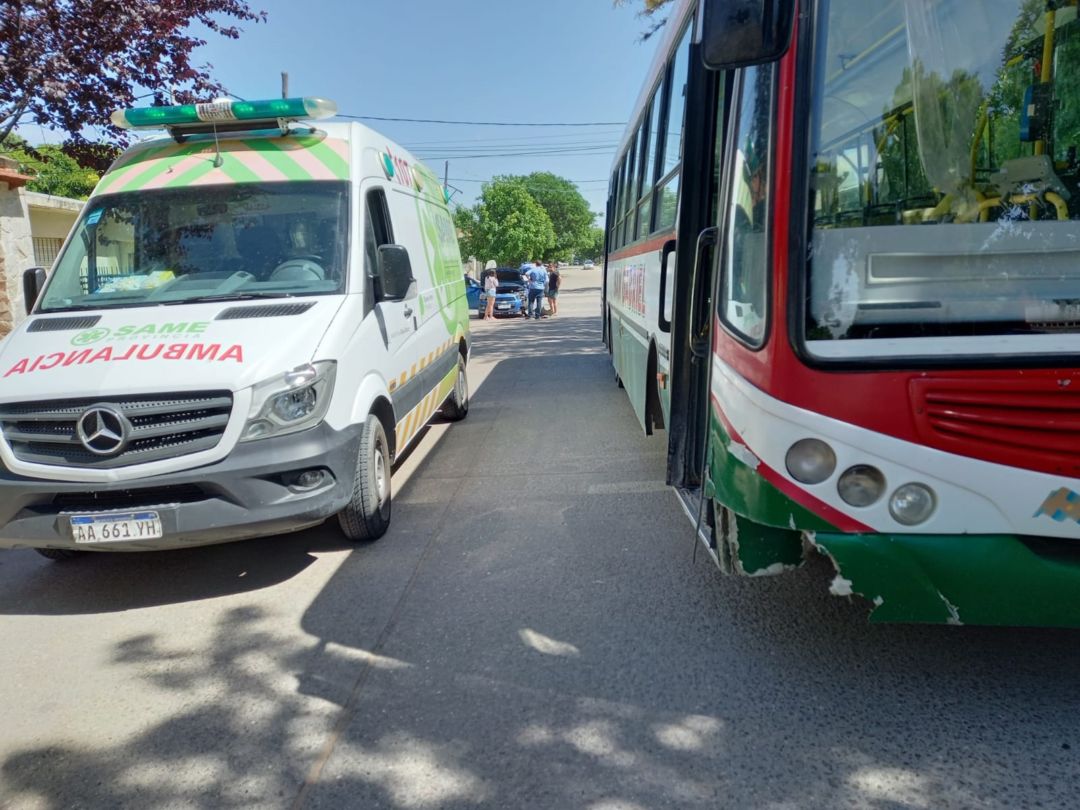 Chocaron un colectivo y un auto en Haiti y Parera