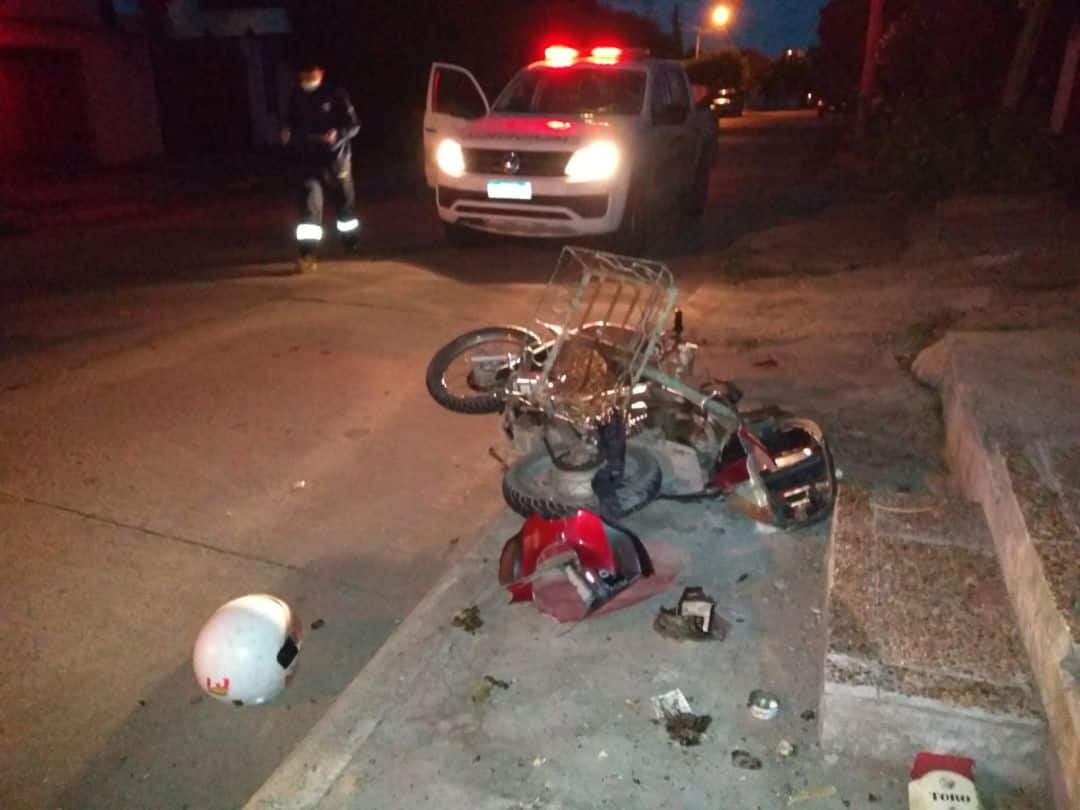 Chocó contra un canasto de basura y debió ser trasladado al hospital