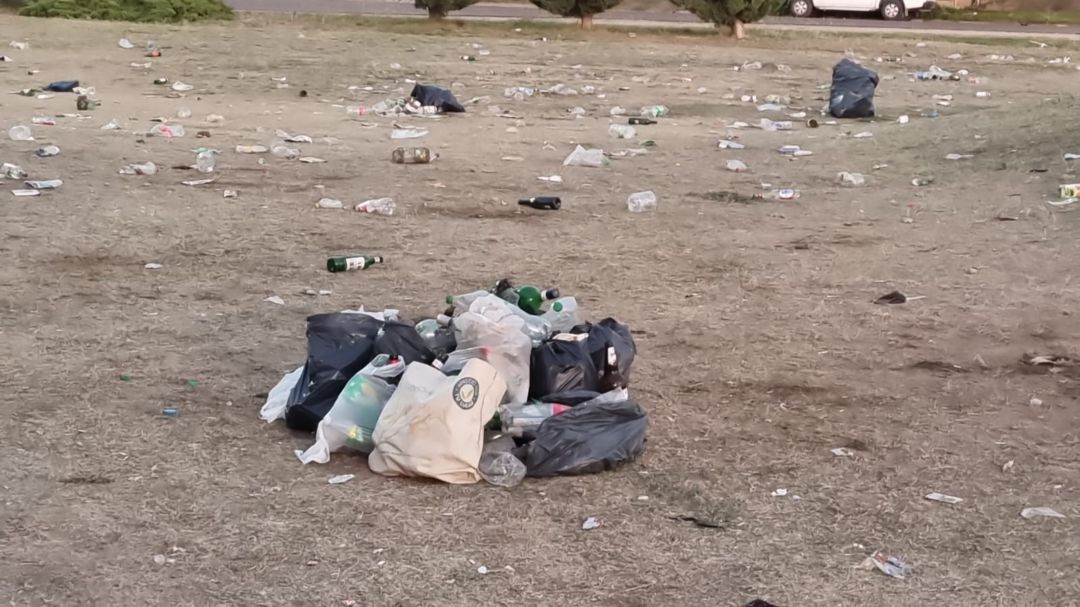 Así quedó el paseo de calle Cuyo luego de los festejos del UPD