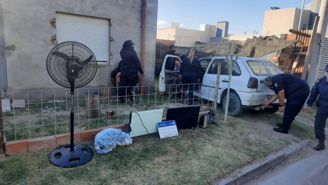 Infraganti: detenido cuando sustraía elementos de una casa