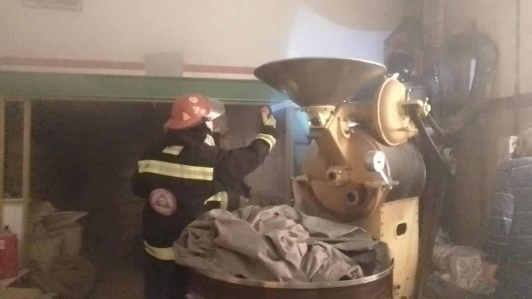 Incendio en un café. Afectó la máquina secadora del local