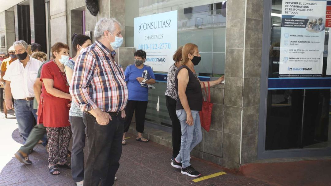 El Gobierno oficializó que en mayo se paga el bono de $12.000 a jubilados y pensionados