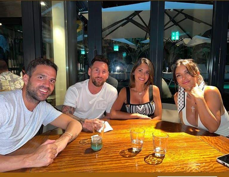Messi y Antonela Roccuzzo disfrutaron de una salida nocturna en un espectacular restó de Ibiza