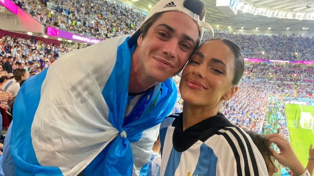 Desde la cancha, Tini Stoessel celebró la victoria de la Selección y le agradeció a De Paul: “Rodrigo, te amo”