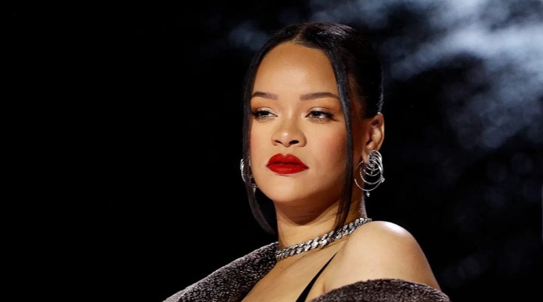 Rihanna presentó oficialmente a su bebé tras confirmar su embarazo por  segunda vez