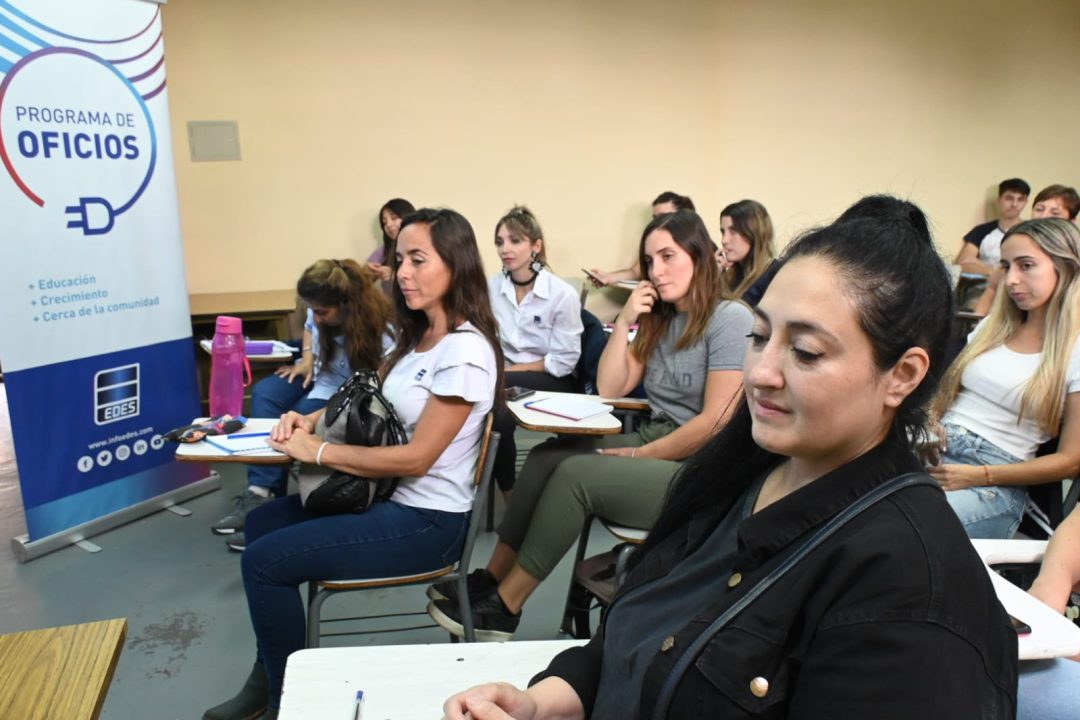 Comenzó la edición exclusiva para mujeres del Programa de Oficios impulsado por la empresa EDES